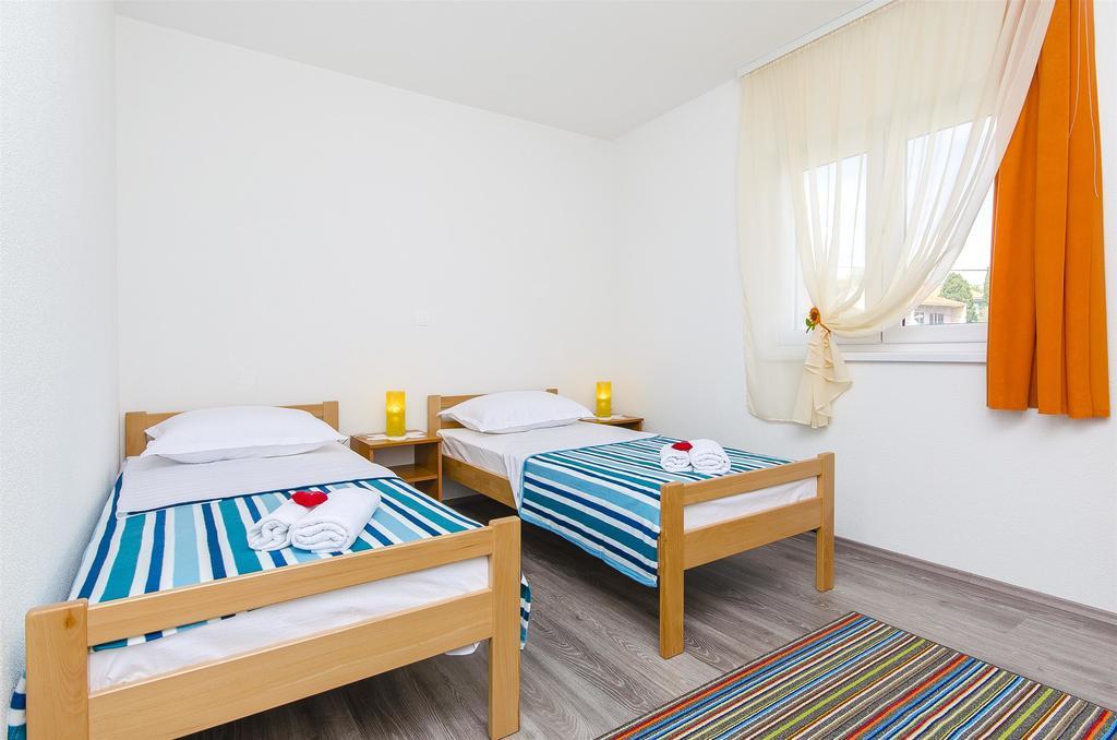 Apartments Branka Трогир Экстерьер фото